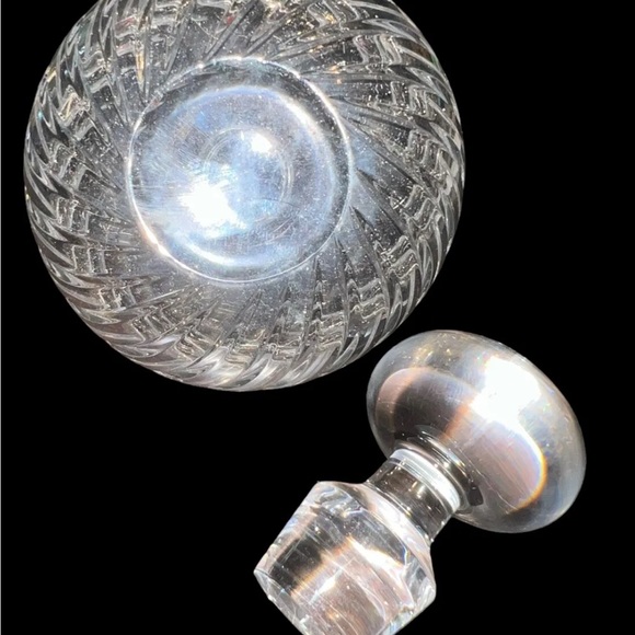 Vintage ~ Victorian Swirl Cut Crystal Perfume Bottle with Stopper 5.5” - Picture 4 of 5